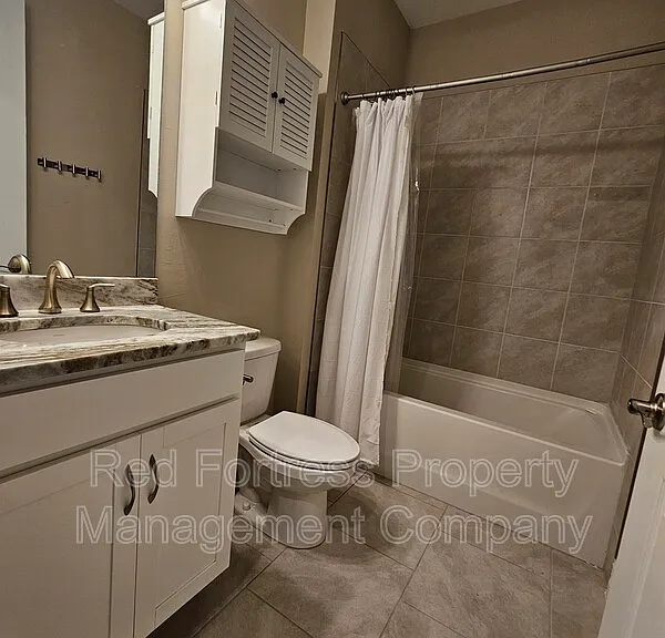 623 Parkshore Lake Ave — Photo 15