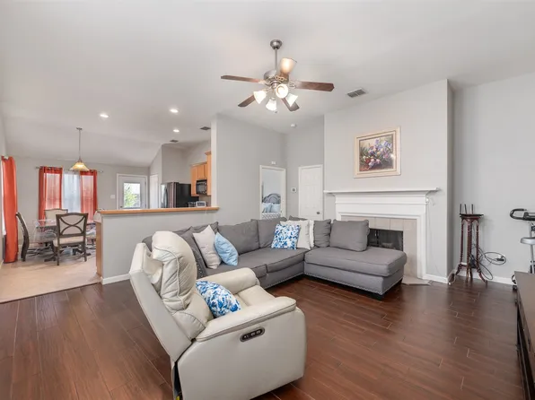 9209 Peaceful Ter, Fort Worth, TX 76123