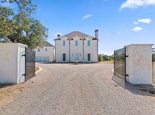 301 Twisted Oak Drive, Horseshoe Bay, TX 78657