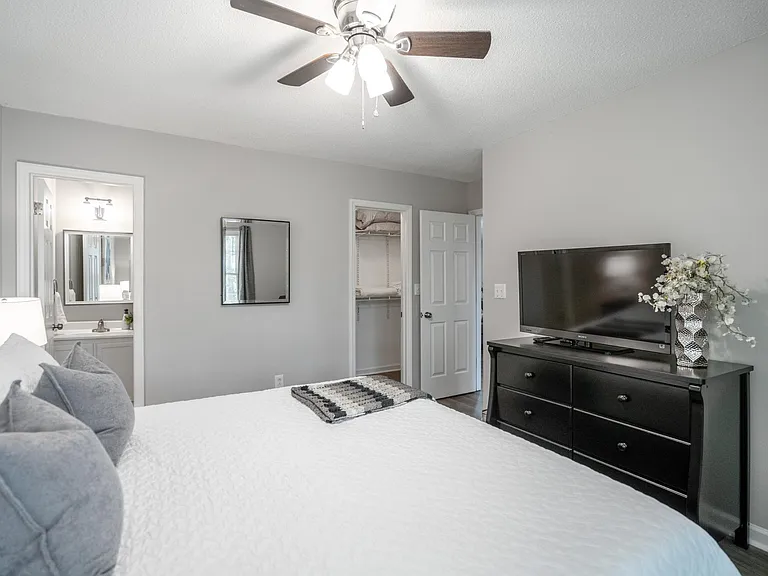 144 Lake Hollow Cir — Photo 11