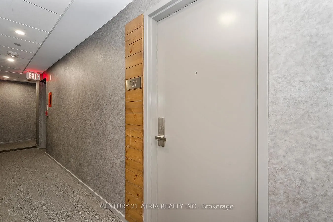 Five Condos — Photo 4