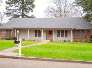 1211 Maywood Dr, Longview, TX 75604