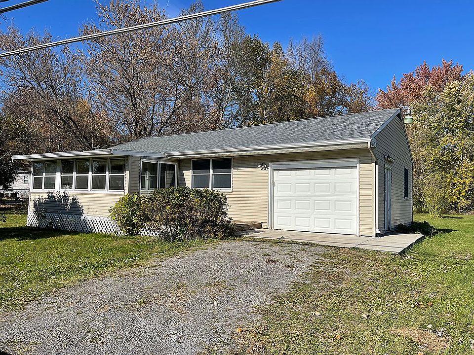 2nd image of 1127 Smithridge Rd