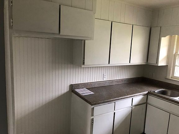 3rd image of 5405 Finsbury Dr