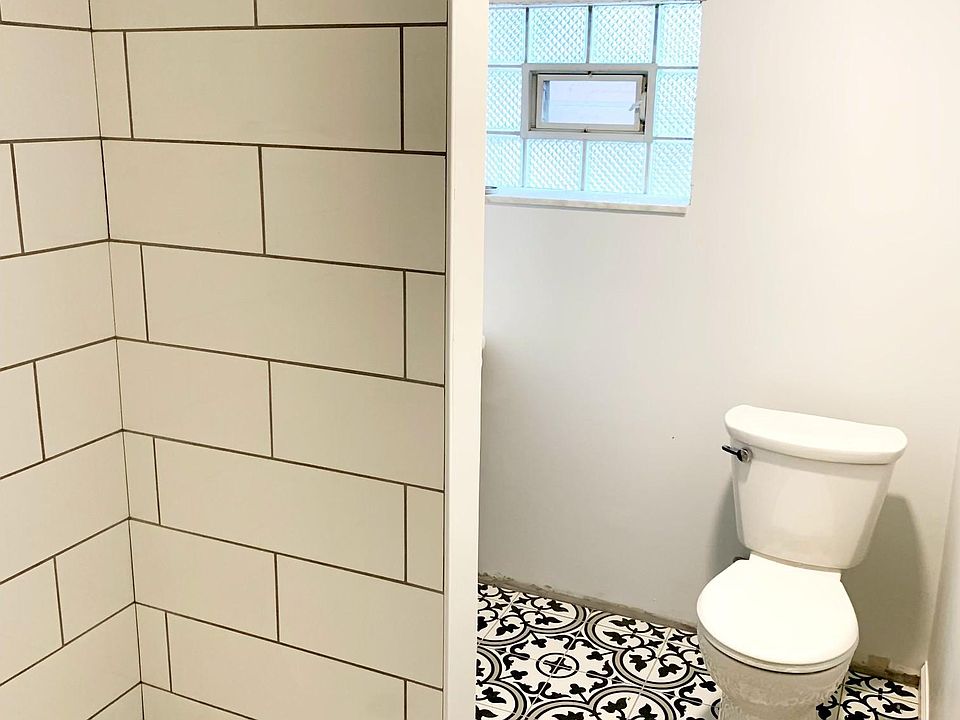 2nd image of 4211 Butler St Floor 2