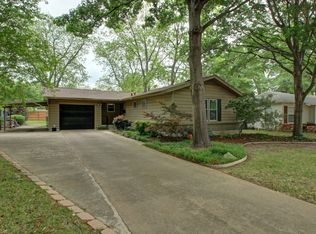 2015 Wren Dr, Arlington, TX 76013