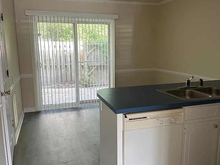 3921 Sterling Pointe Dr #LL9 — Photo 7