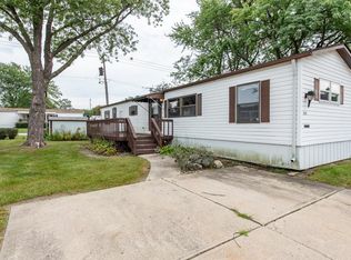 785 Hillcrest Ave, Park City, IL 60085