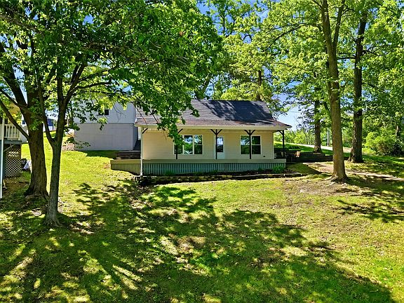 2nd image of 111 Cottage Ln