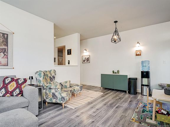 5th image of 1115 Craigflower Rd #206C