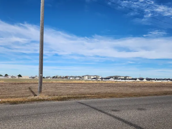 450 E 27th St, Burley, ID 83318