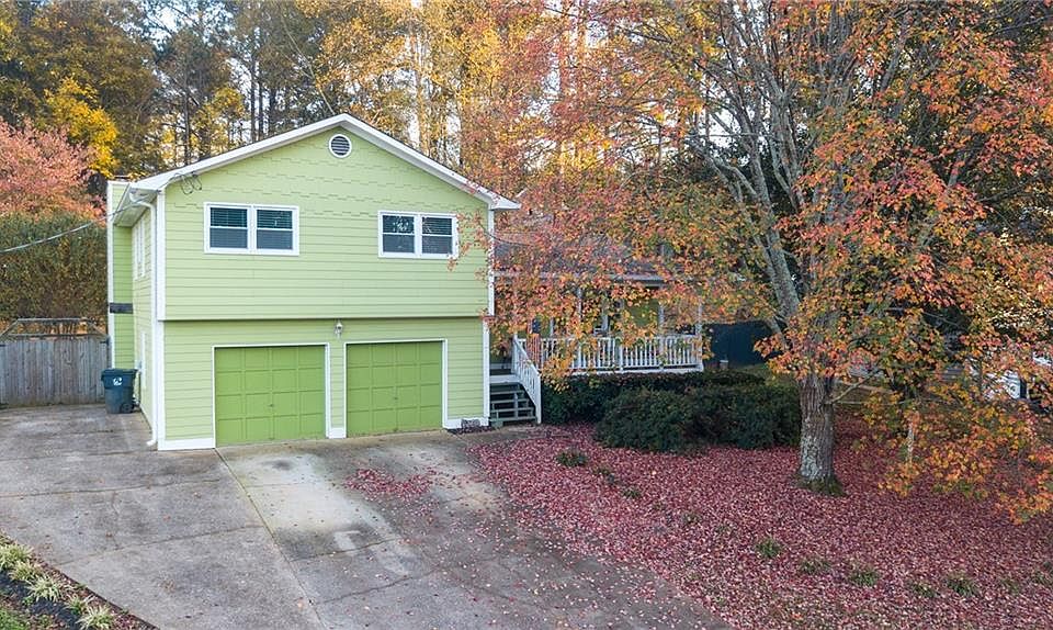 1st image of 554 Oak Springs Dr
