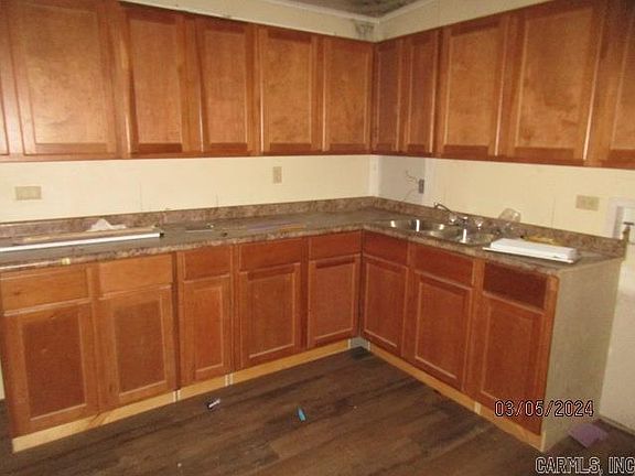 3rd image of 3400 Jonquil St