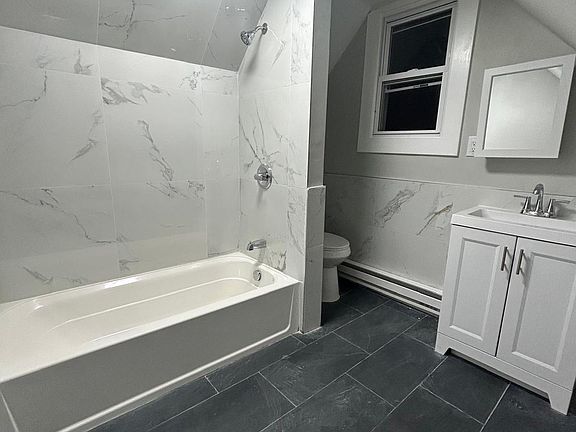 3rd image of 485 Cary St #2