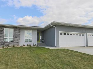 2123 Donald Dr, Cedar Falls, IA 50613