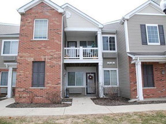 Entrance from front of 226 Bertram