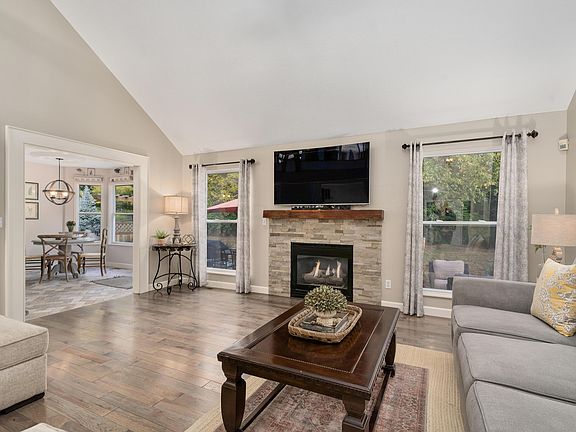 5th image of 3609 Hidden Cove Cir