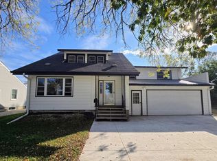 109 5th Ave SE, Pipestone, MN 56164