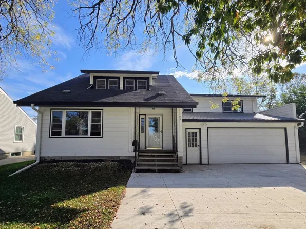 109 5th Ave SE, Pipestone, MN 56164