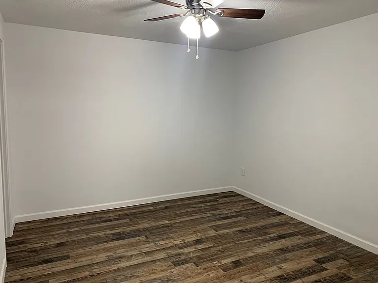 345 S Pike Ave — Photo 5