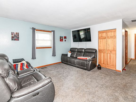 4th image of 1022 Crestmoor Dr