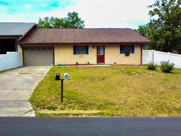 700 W Dampier St, Inverness, FL 34450