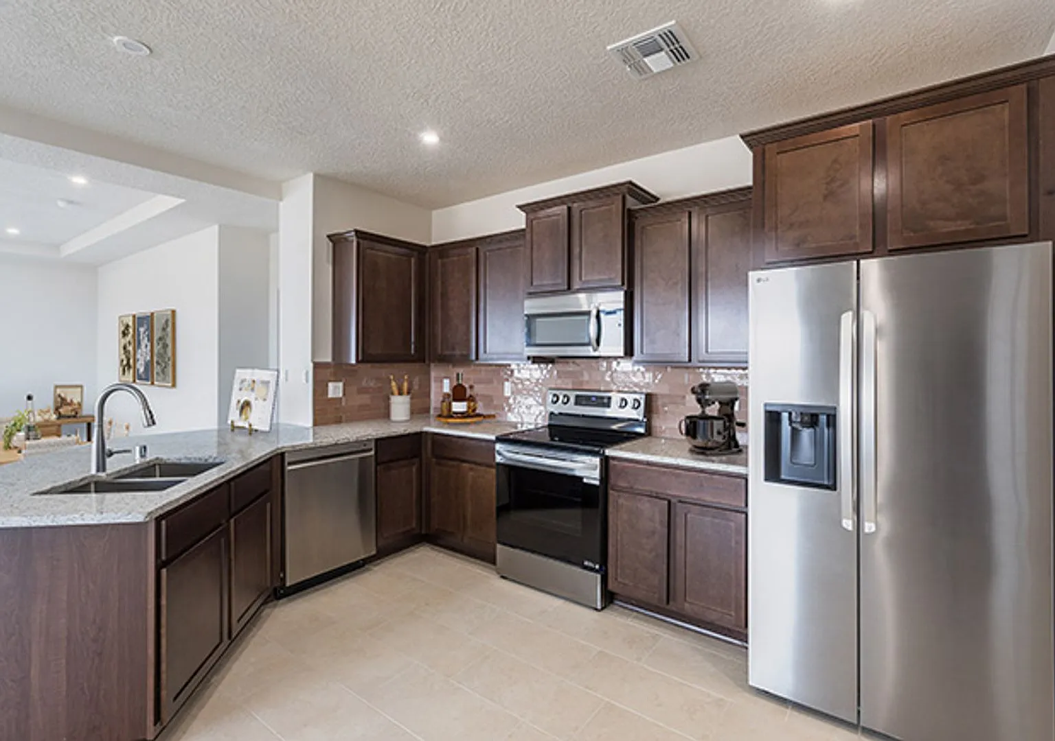 New Home In Mesa Del Sol — Photo 2