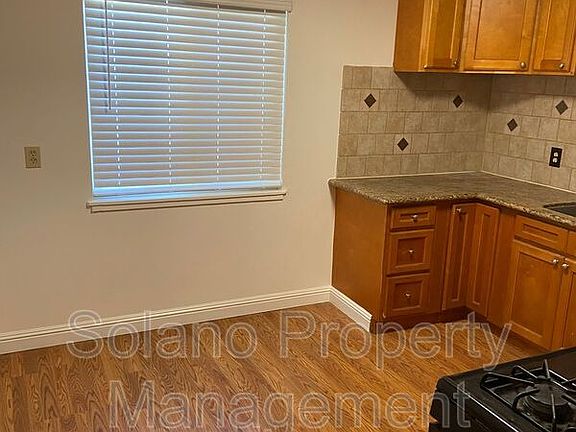 3rd image of 1418 Jefferson St Unit 1418