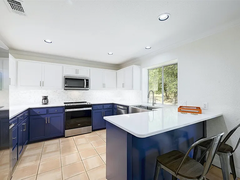 410 Hi Cir W — Photo 7