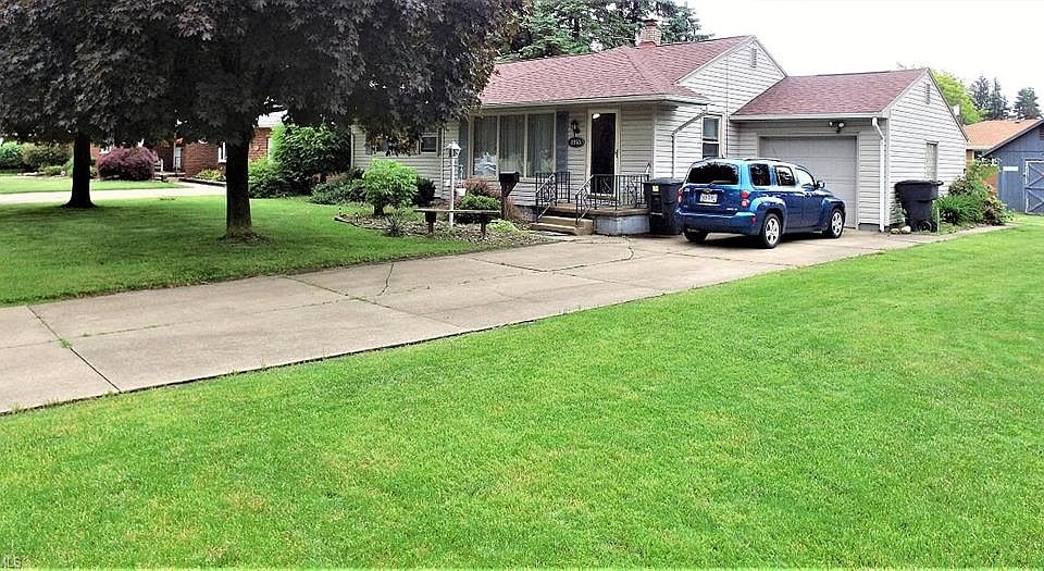 1st image of 2153 Beechwood St NE