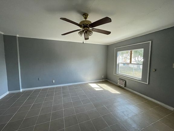 5th image of 110 W Orange Ave #2