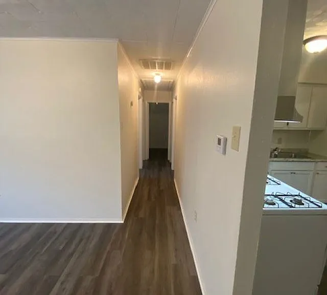 211 Saint Malo St — Photo 11