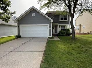 31113 Columbia Dr, Novi, MI 48377