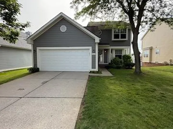 31113 Columbia Dr, Novi, MI 48377