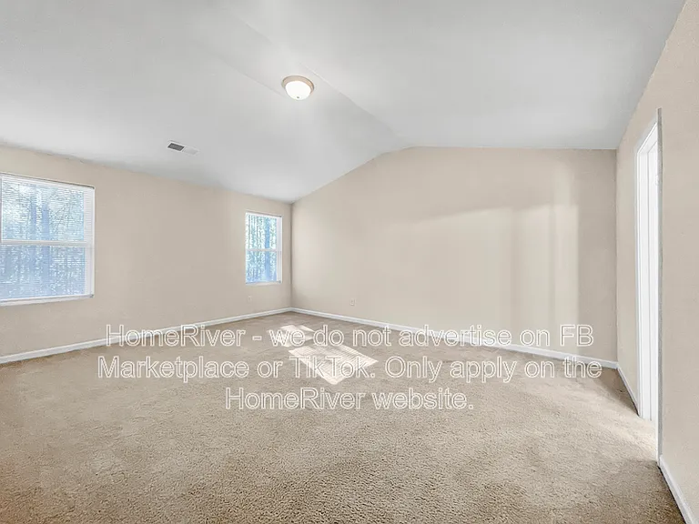 253 Lantana Xing — Photo 9
