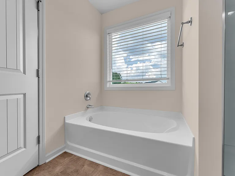 139 W West Winn Ave — Photo 28