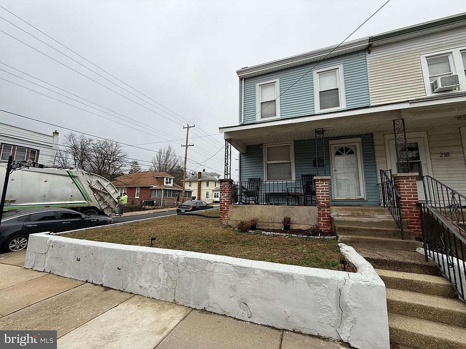 1st image of 220 10th St