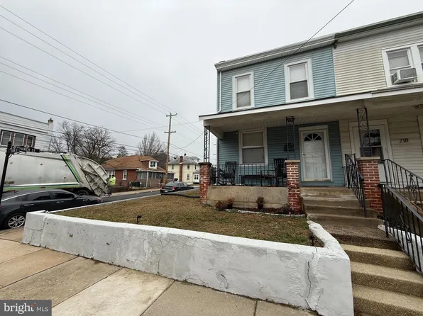 220 10th St, Upland, PA 19015