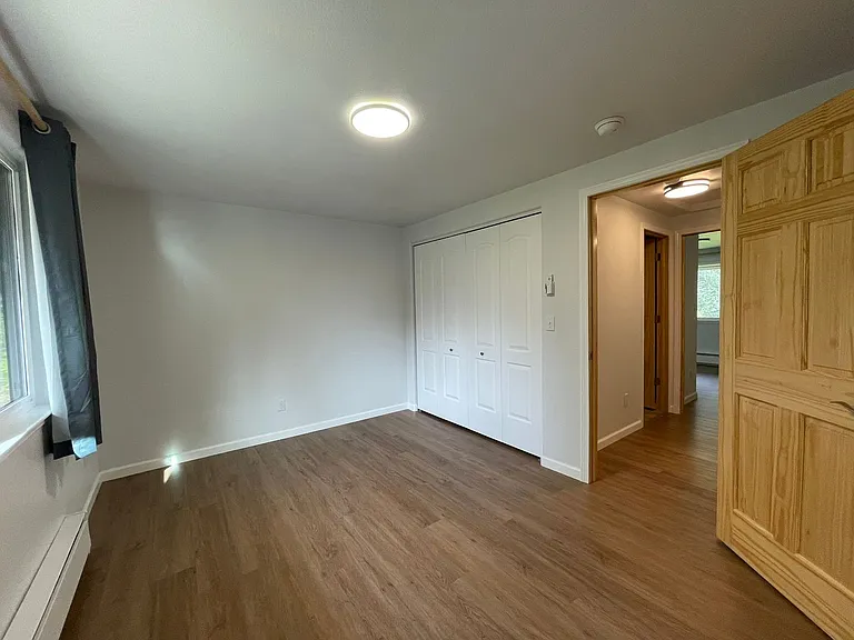 1820G5 Larch St — Photo 13