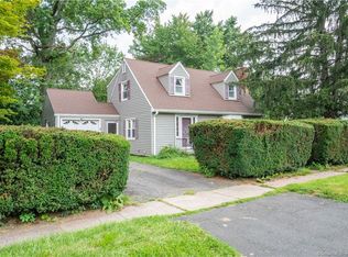 4 Mountain View Dr, Newington, CT 06111