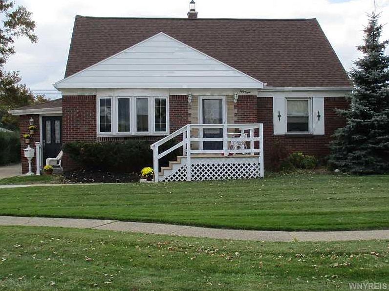 1st image of 58 Laurentian Dr
