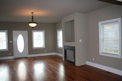 3rd image of 3022 Parkwood Ave