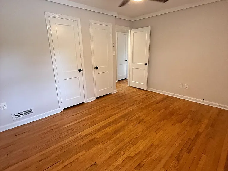 7915 Fairfax Rd — Photo 6
