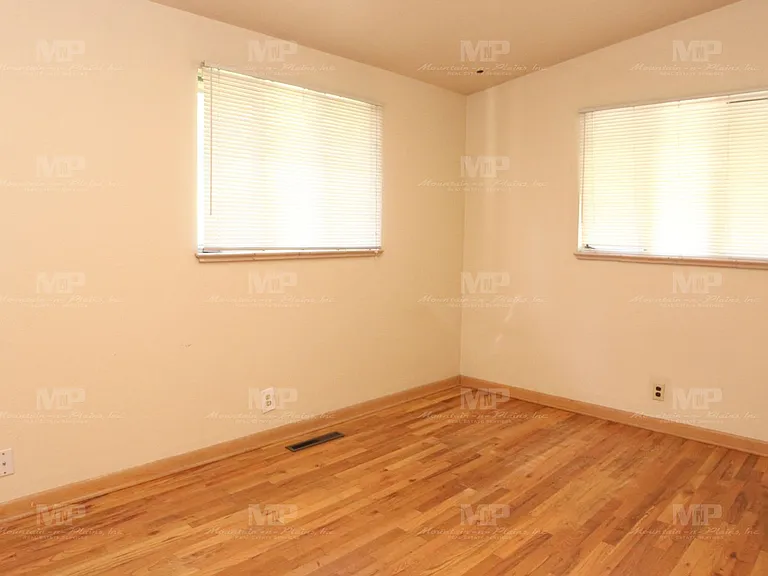 523 S Grant Ave — Photo 6