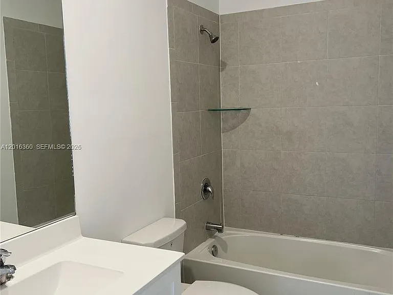 1211 SE 27th Ter — Photo 21