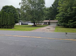 10211 Almena Dr, Kalamazoo, MI 49009