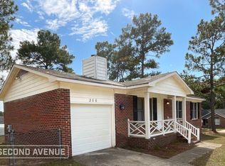 200 Eppingdale Dr, Spring Lake, NC 28390