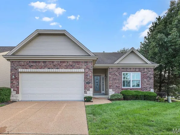 1301 Fairview Glen Dr, Saint Peters, MO 63376