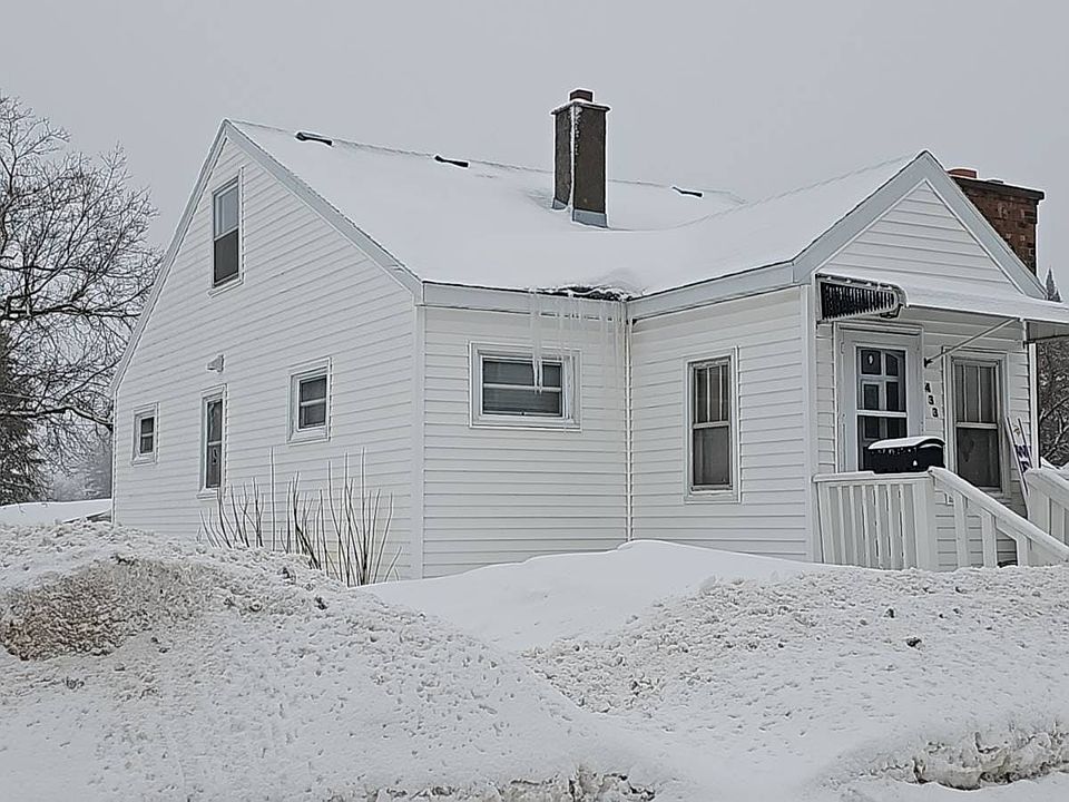 2nd image of 433 22nd St