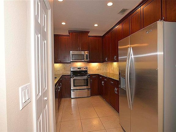 4th image of 498 Canyon Stone Cir